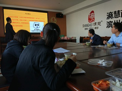 蘇迪律師在第十五期午餐分享“互聯(lián)網(wǎng)+律師”經(jīng)驗(yàn)